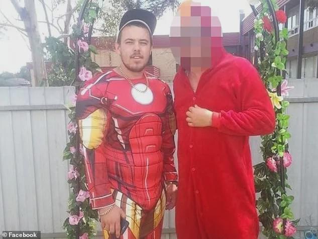 澳夫妇从中国买假包裹，转手eBay赚了$200万，1年都不到