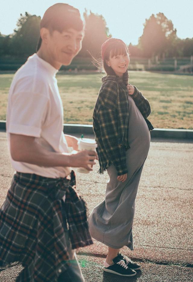 王陽的低調(diào)情史：靠帥氣征服了2個(gè)女人，寵妻如命成娛圈一股清流