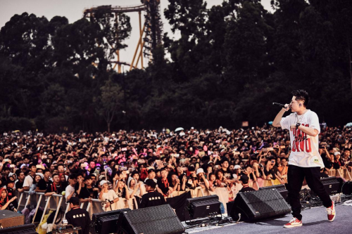 Full T of GAI, Wang Yitai, beans assembles in Guangzhou, experience 10 thousand people to skip together enlighten the spot! 