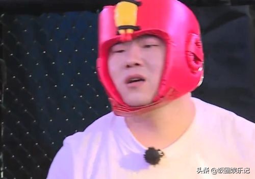 岳云鹏用身体压住女嘉宾，邓伦却在旁边异常兴