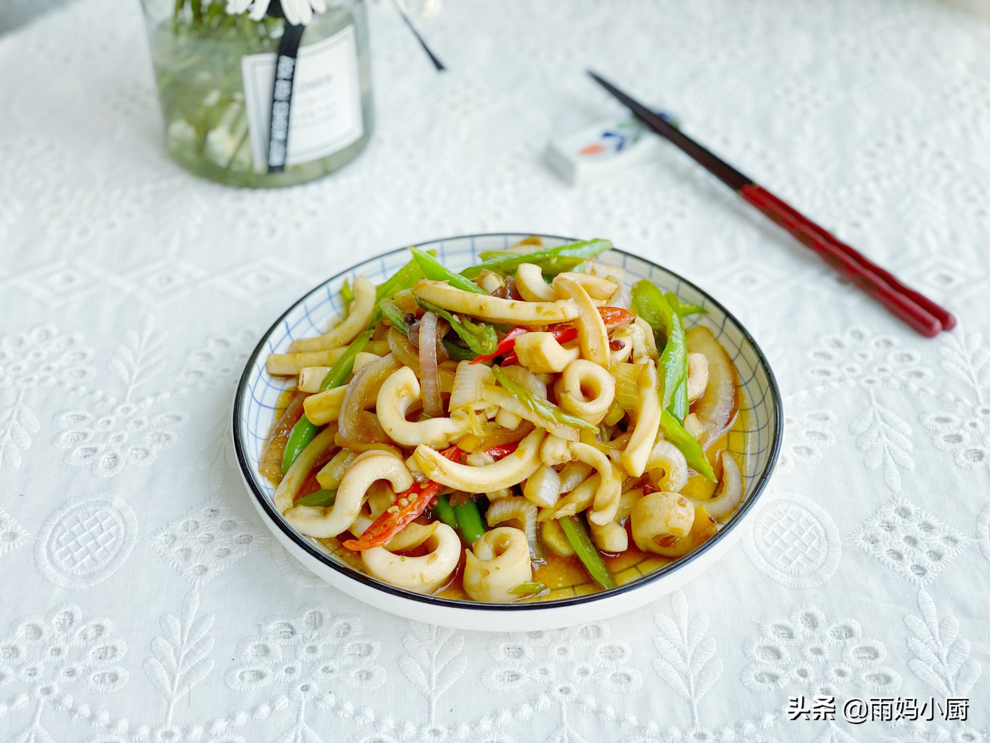 香辣魷魚的家常做法，簡單快手又下飯，麻辣香鮮秒殺路邊攤