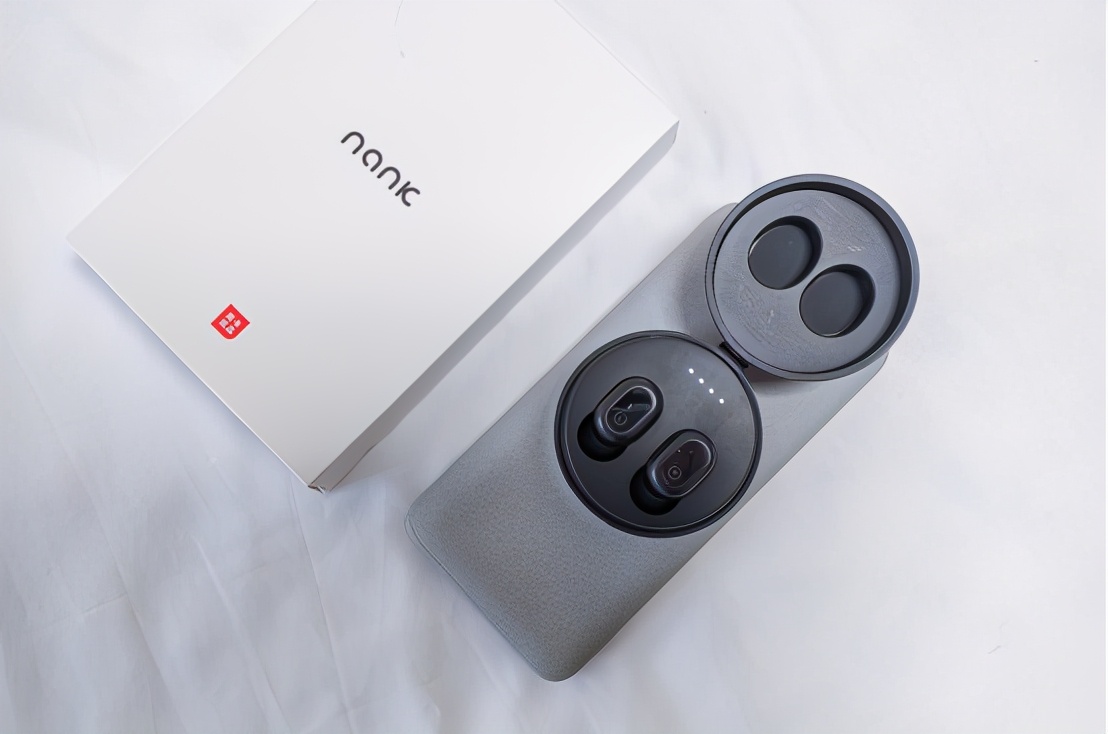 Nank南卡无线充电宝POW3：多机同时充电，还支持无线快充