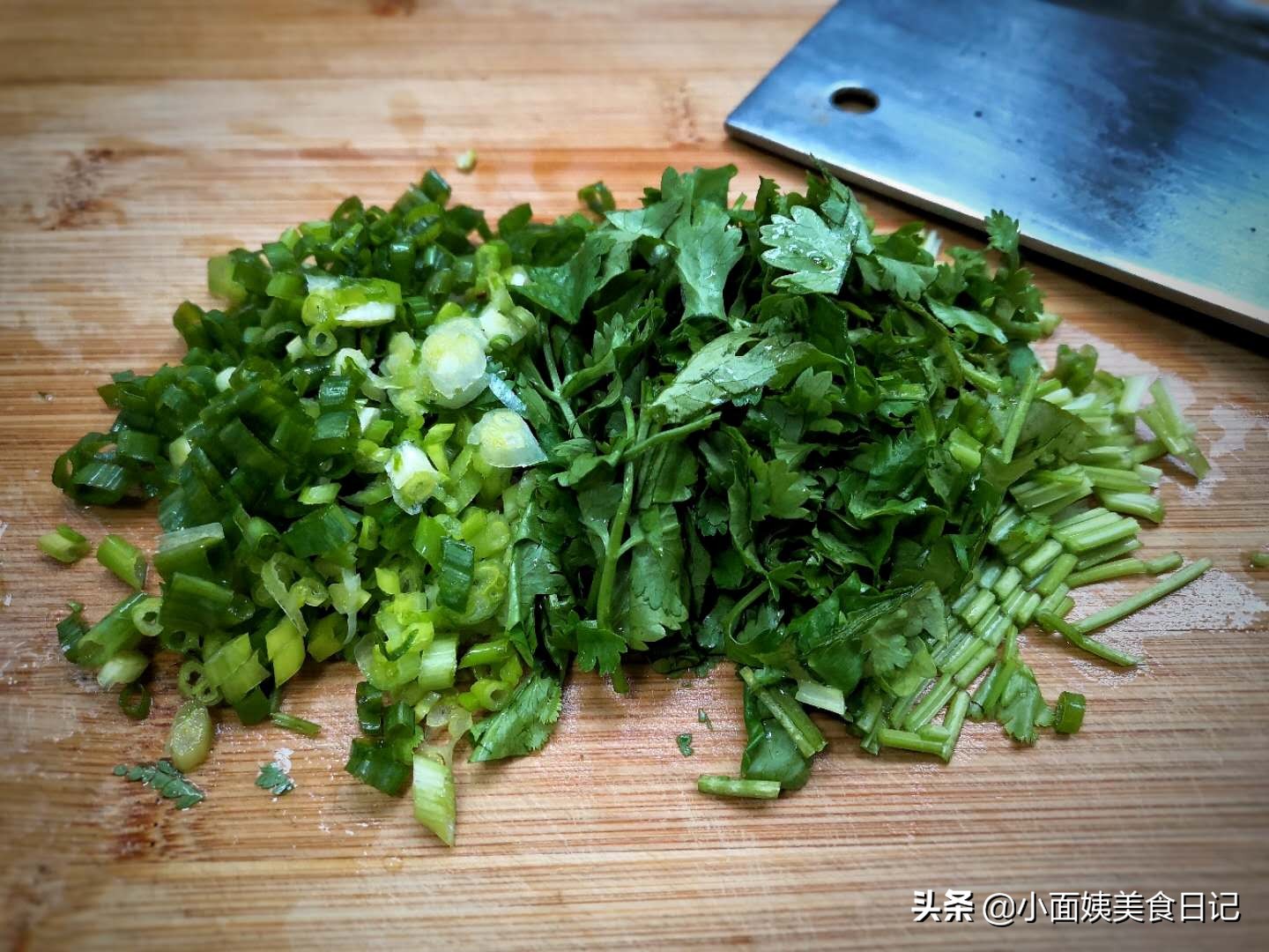 秋天早餐，吃它最省事，10分钟就上桌，酸爽开胃，天天吃不厌