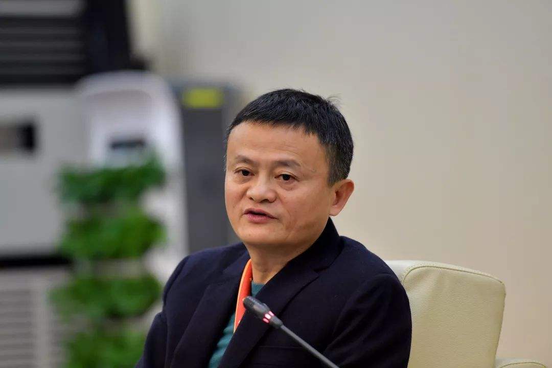 马云赴\"火锅之约\"！现场被张国立、韩红