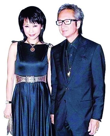 58岁“许官人”叶童，和富豪结婚33年，遭背叛4次选择终身不生