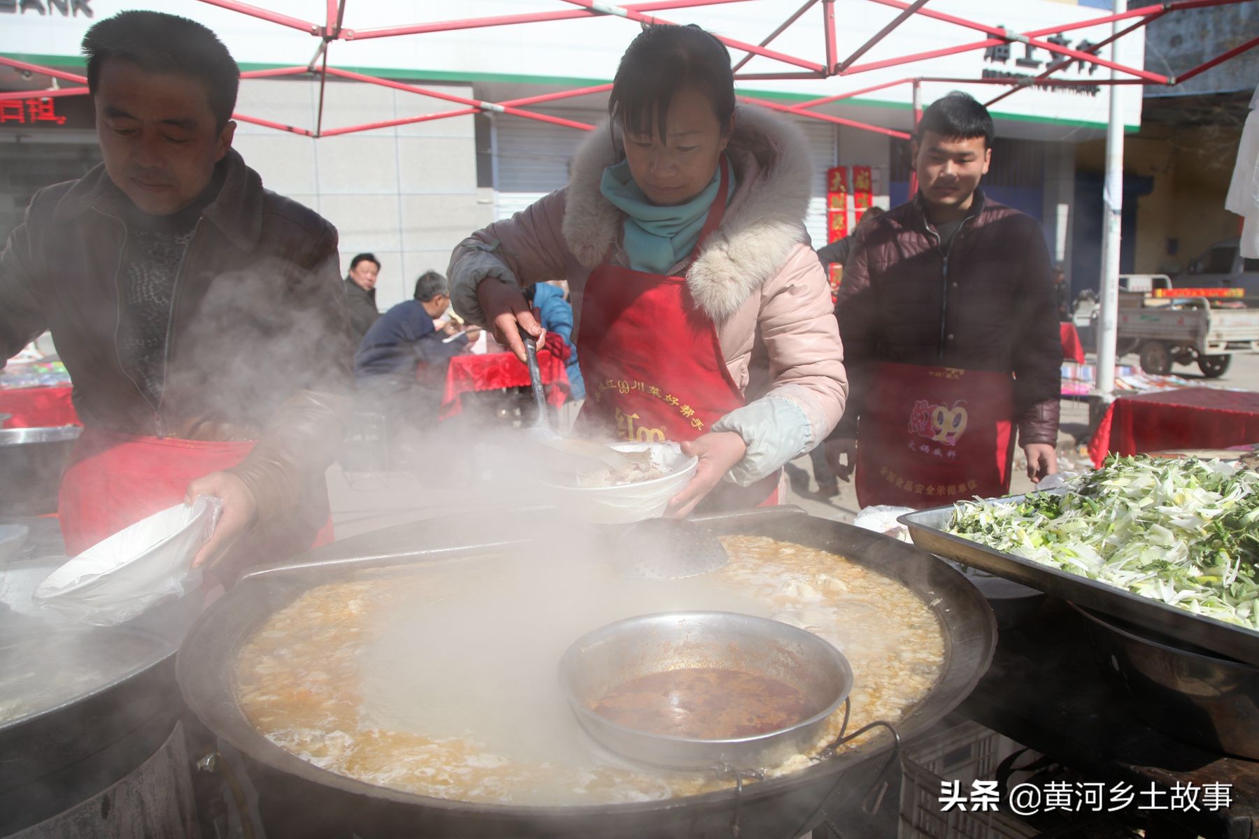 黄河边赶年集，10种传统美食小吃很诱人，你吃过几个？