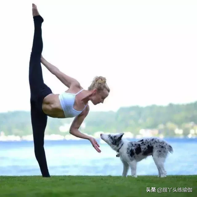 工作压力大!美国消防队员组团练瑜伽减压