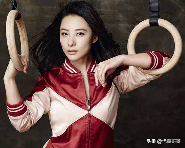 40歲劉璇近照曝光，嫁音樂才子生下一子，如今懷二胎身體出現(xiàn)不適