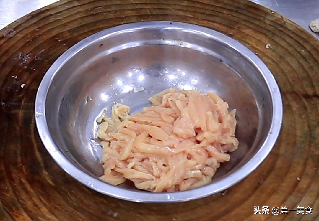 图片[2]-【鸡肉金针菇汤】做法步骤图 清淡少油 味道鲜-起舞食谱网