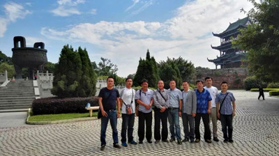 曾祥裕为海内外易友来风水名城赣州旅游作讲解