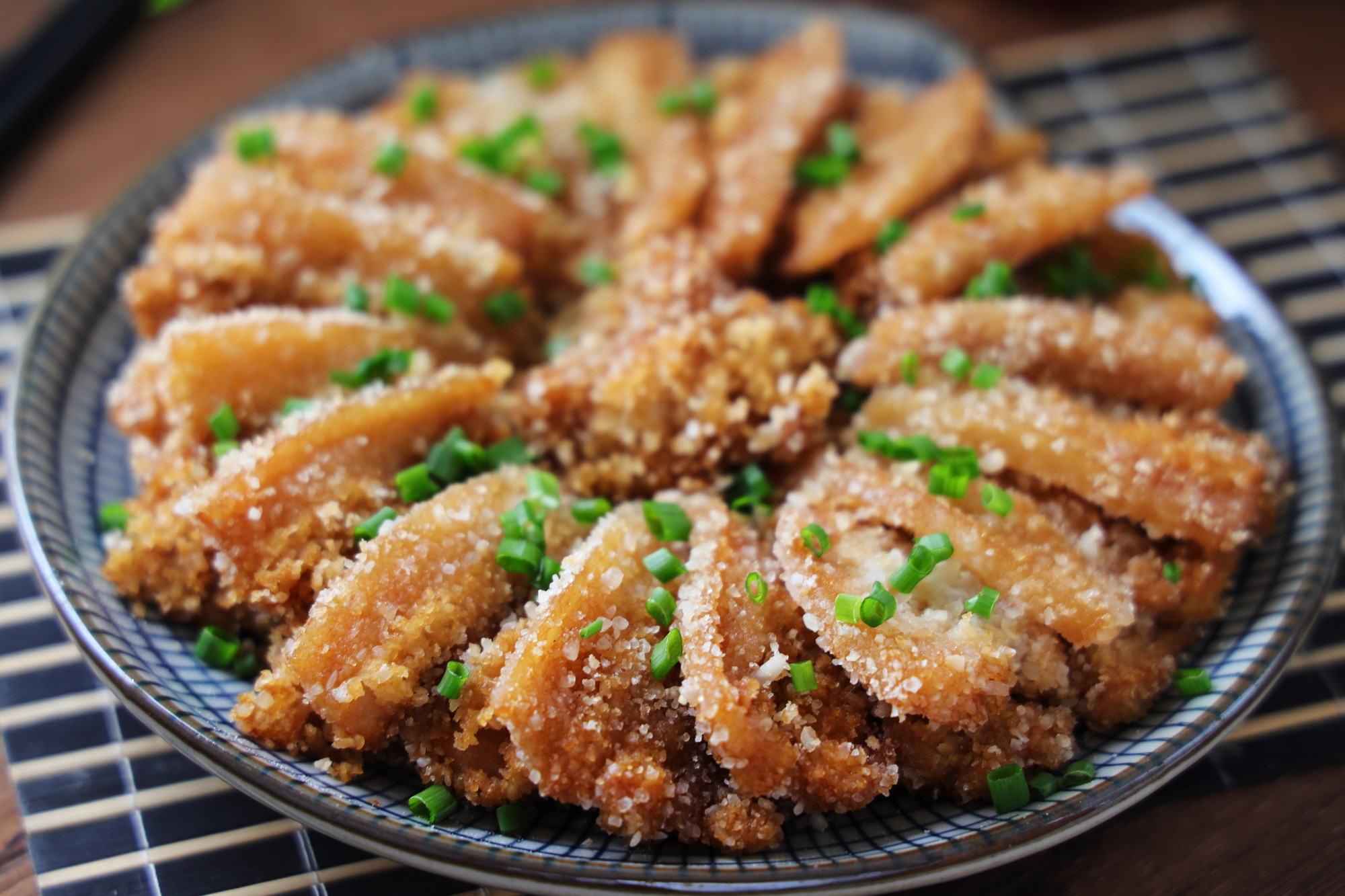 五花肉加上半碗大米，這樣吃不加一滴油，蒸一蒸，好吃不油膩