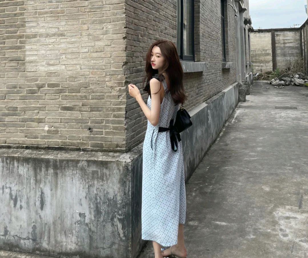 女生的服裝穿搭要講究，簡約溫柔的穿搭風(fēng)格，可以呈現(xiàn)優(yōu)雅的氣質(zhì)