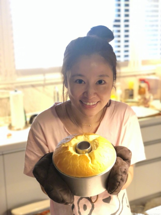 賢妻良母認證！ 林心如曬滿桌美味秀廚藝，霍建華和女兒太有口福