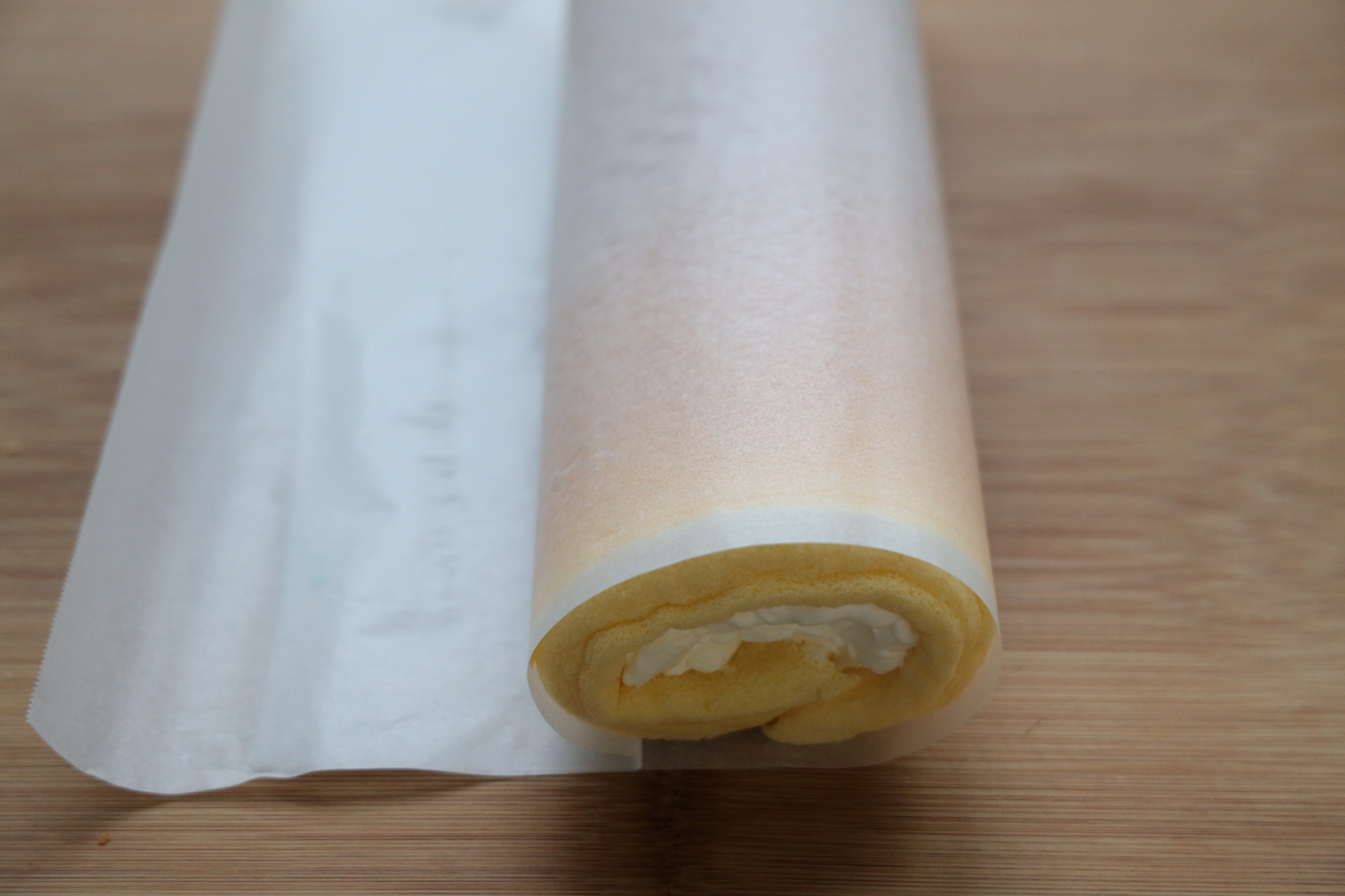 完美的蛋糕卷做法，綿軟細膩不開裂，比甜品店的更加美味又健康