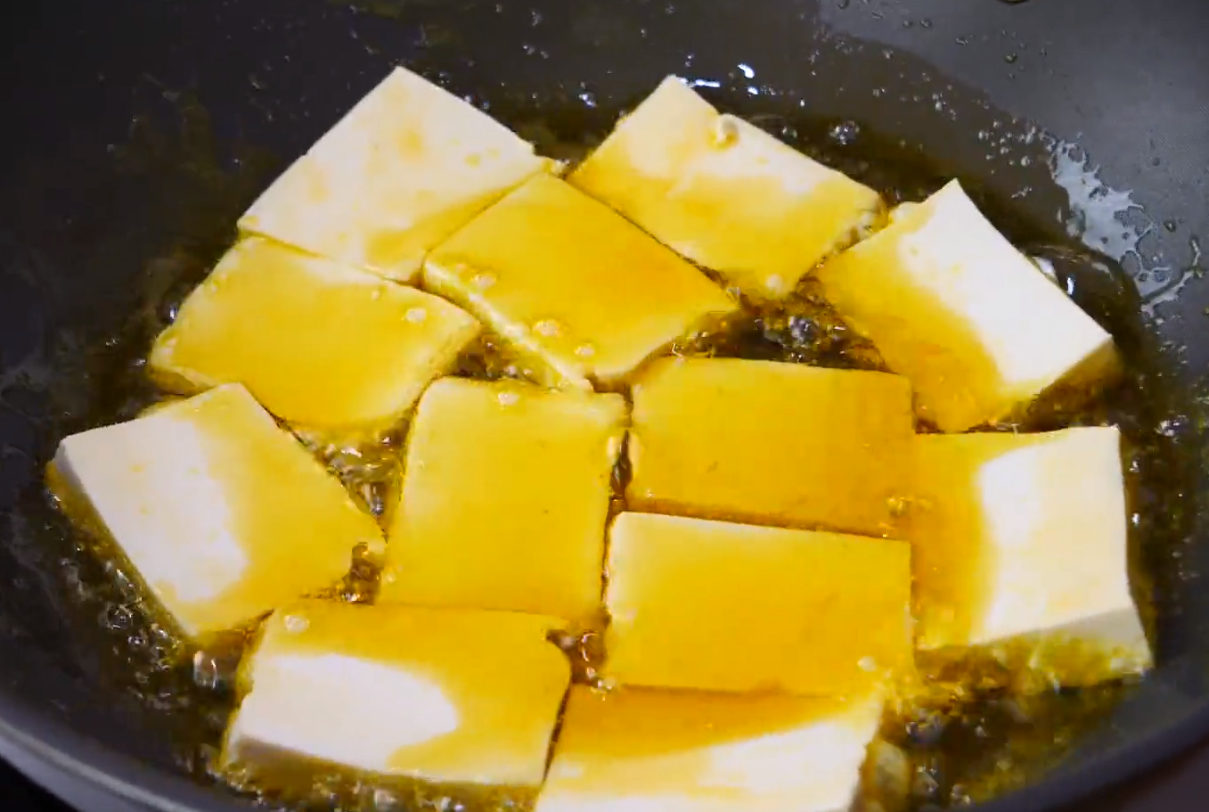The cabbage tofu is super delicious. The chef teaches you this technique. There is no soup left in the pot. Collect it.
