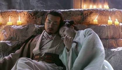 她是阳顶天之妻，也是成昆的师妹，自尽一瞬间