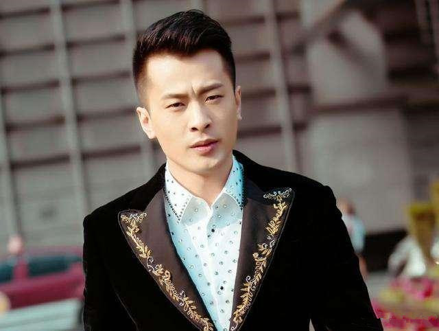 直到辛巴彻底糊了，才发现郑爽直播“发飙”是