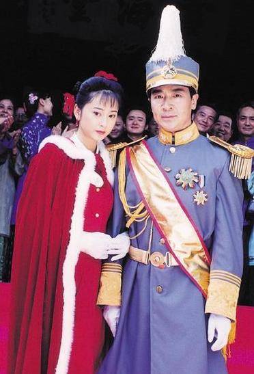 秦五爷最初那么欺负依萍，为何后面答应她所有