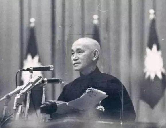 �����й���һ��ԭ�ӵ���ըʱ��̨����զ��ģ�