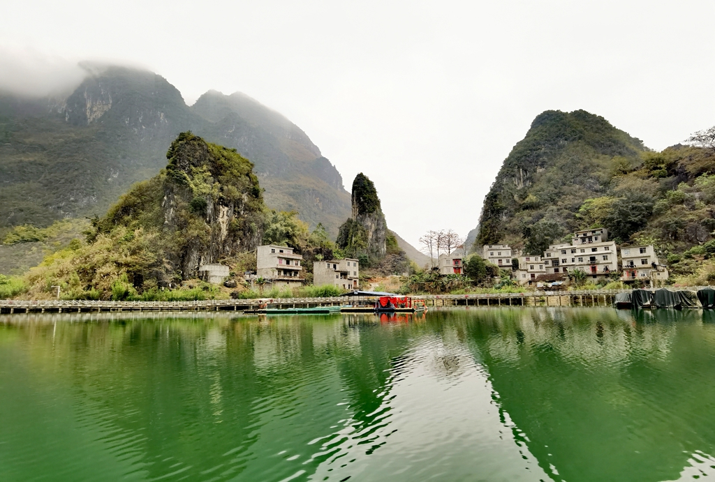 天阴不掩山水美（3）深山翡翠浩坤湖