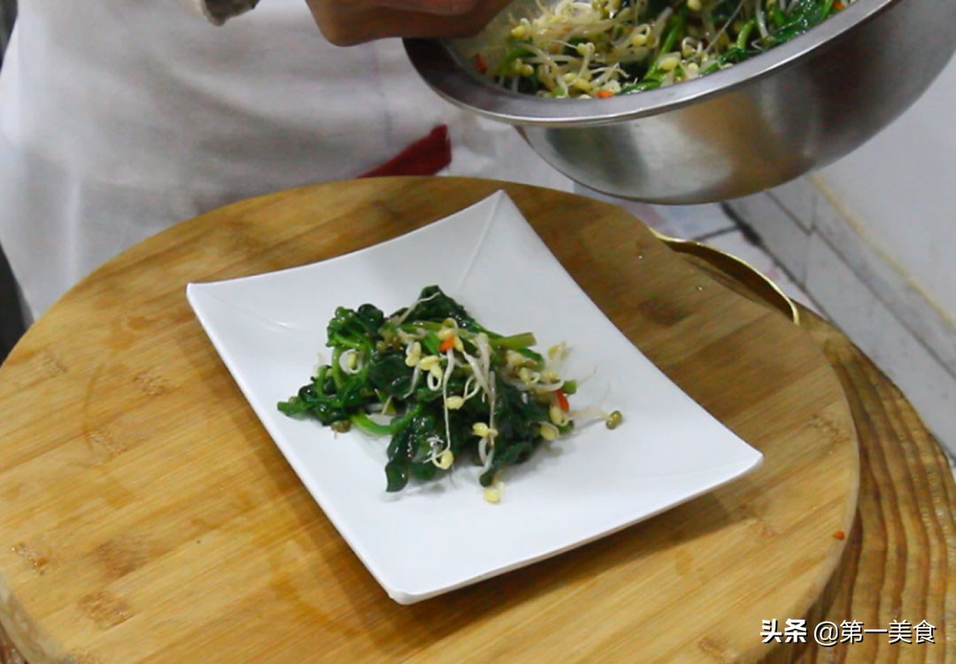 图片[7]-绿豆芽拌菠菜做法 豆芽清脆 菠菜有营养-起舞食谱网