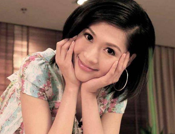 2009年,“凤凰卫视一姐”沈星和冯小刚被曝“夜宿