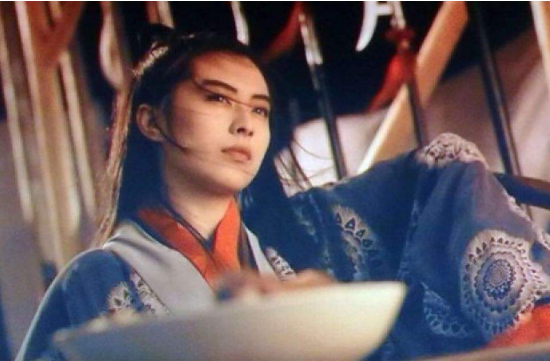 王祖贤在加拿大生活16年，没有任何工作，靠啥生活得如此悠闲