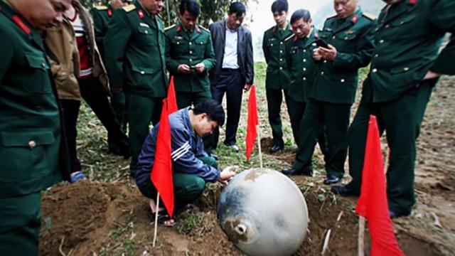 神秘圆球从天而降！诡异物体引起越南军方关注