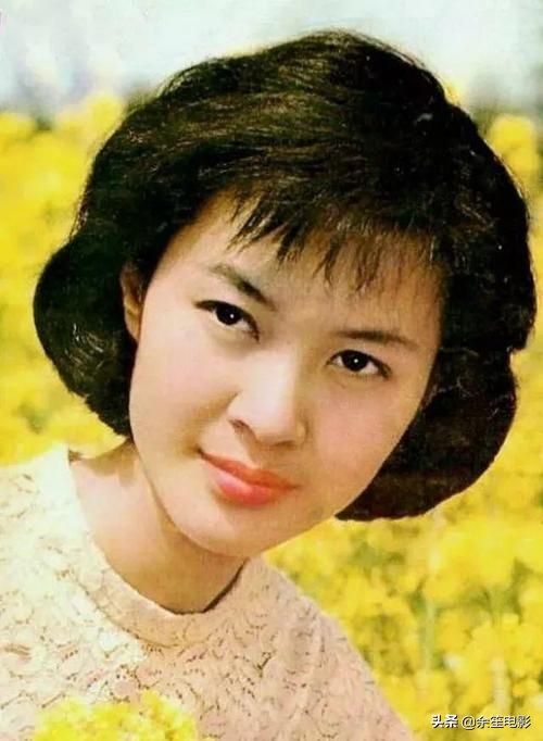 80年代当红女星方舒，二婚嫁给小十岁屠洪刚，如今过得怎么样了？