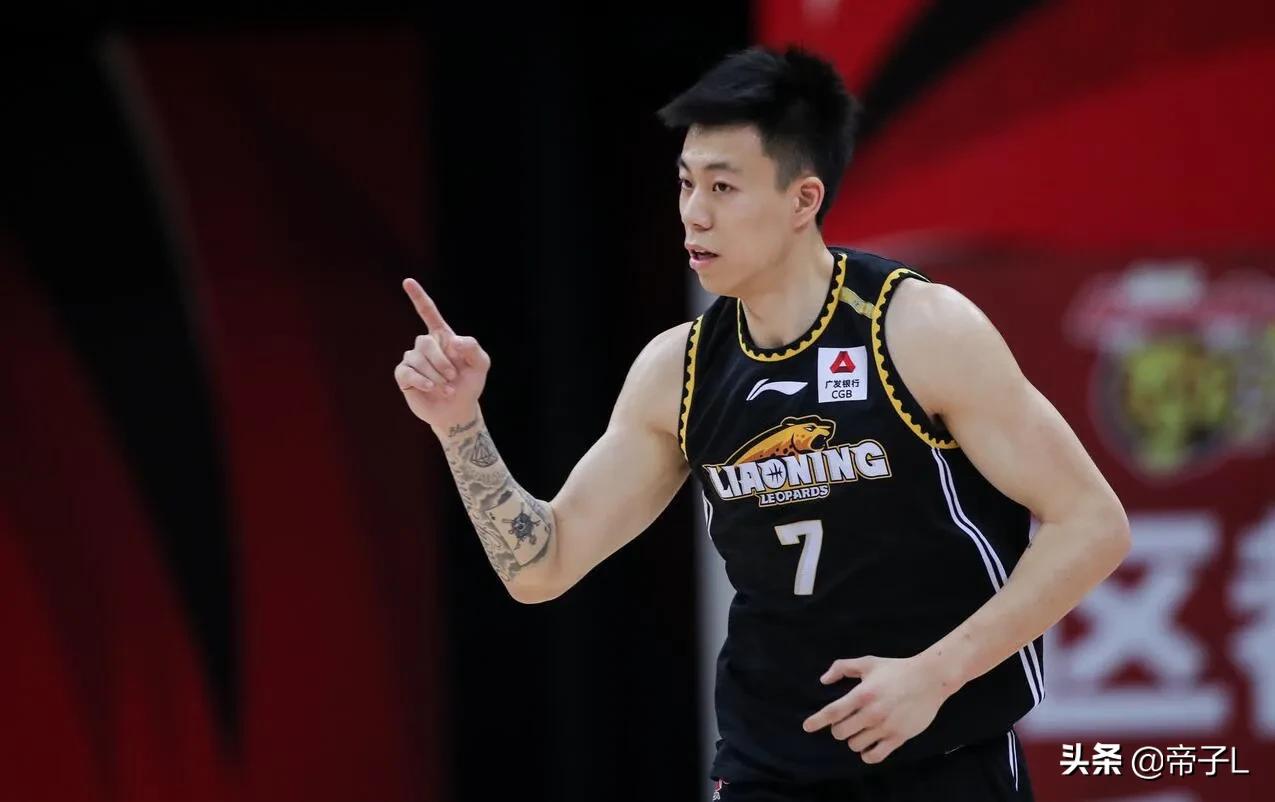 折腰。5年后成为中国男篮领军人物的五位球员