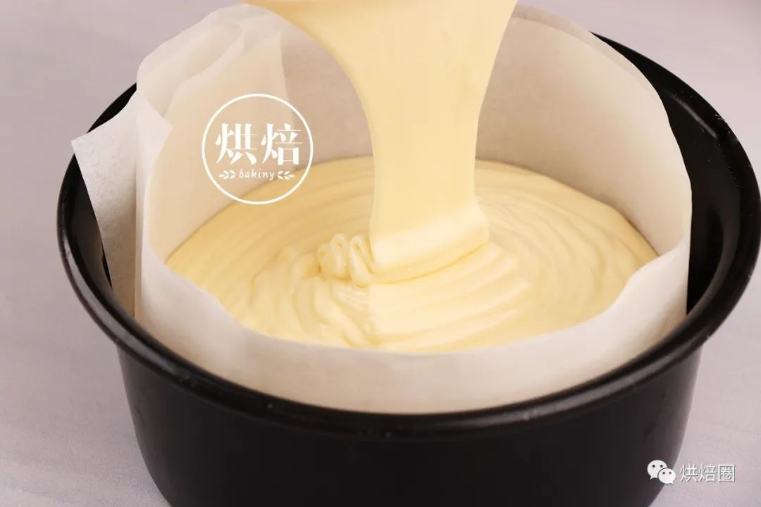 蓬蓬的又不裂 入口即化 舒芙蕾轻芝士蛋糕 冷藏后冰激凌口感超赞