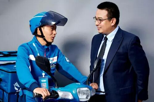 2年前，将饿了么卖给马云，套现665亿的外卖小哥