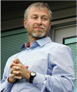 他是俄罗斯首富，力保普京登上总统之位，功成