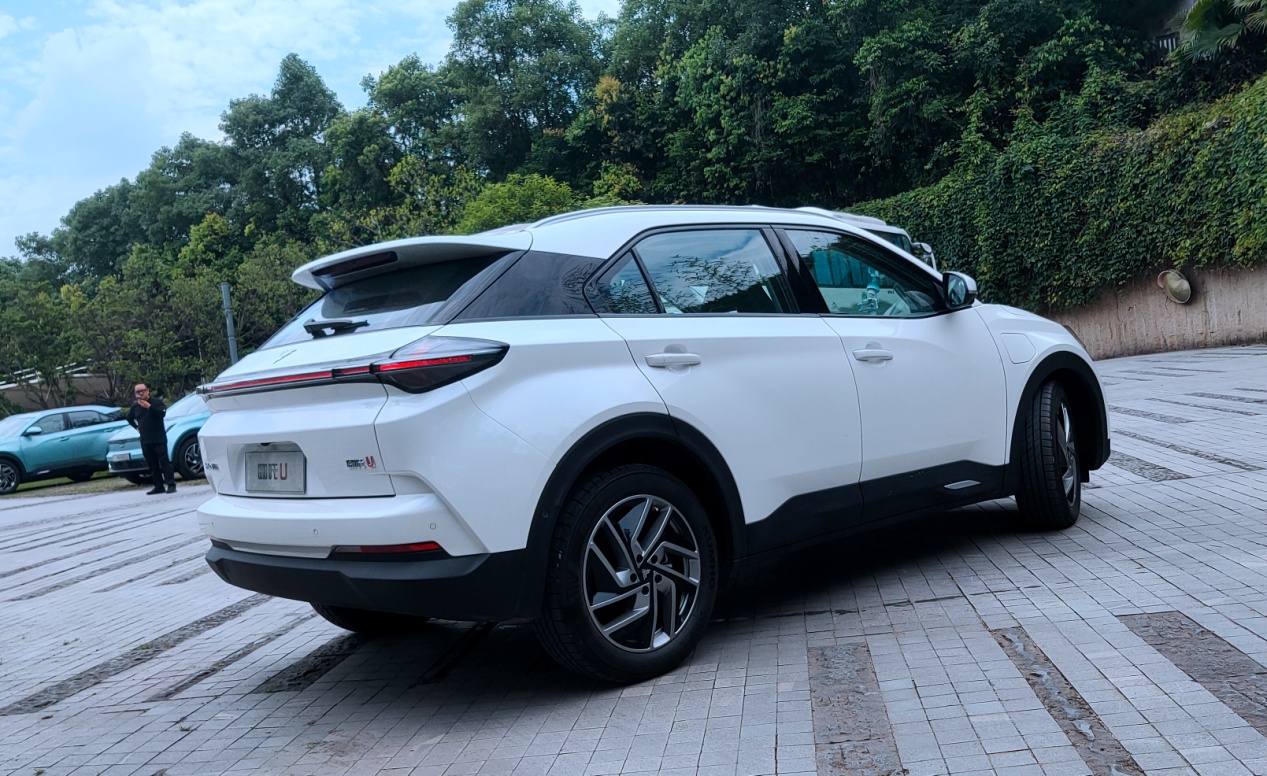 山城试驾哪吒U 动力够强才能后浪不止