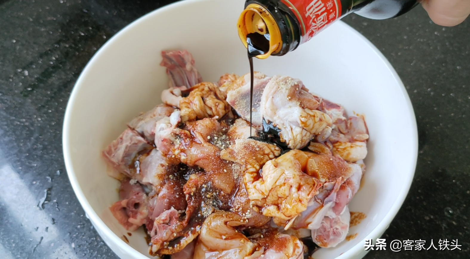 我家待客少不了一锅美味，天热配它一起做超开胃，一开盖流口水了
