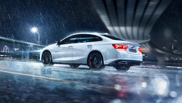 20万中型车选什么？雪佛兰迈锐宝XL对比帕萨特