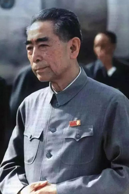 1937年，周恩来劳山遇刺，副官陈友才扮替身牺牲，死时身中20刀