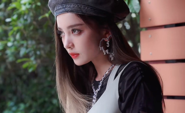 一句“窮哈”被嘲三年，古力娜扎終于釋懷了，自嘲是最佳solo歌手