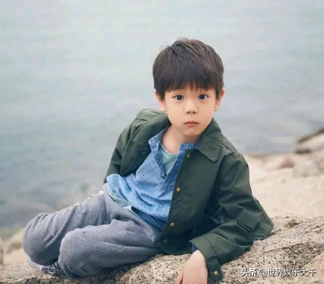 霍思燕兒子嗯哼已長大，帥氣堪比整容，更讓人稱讚的是他的情商