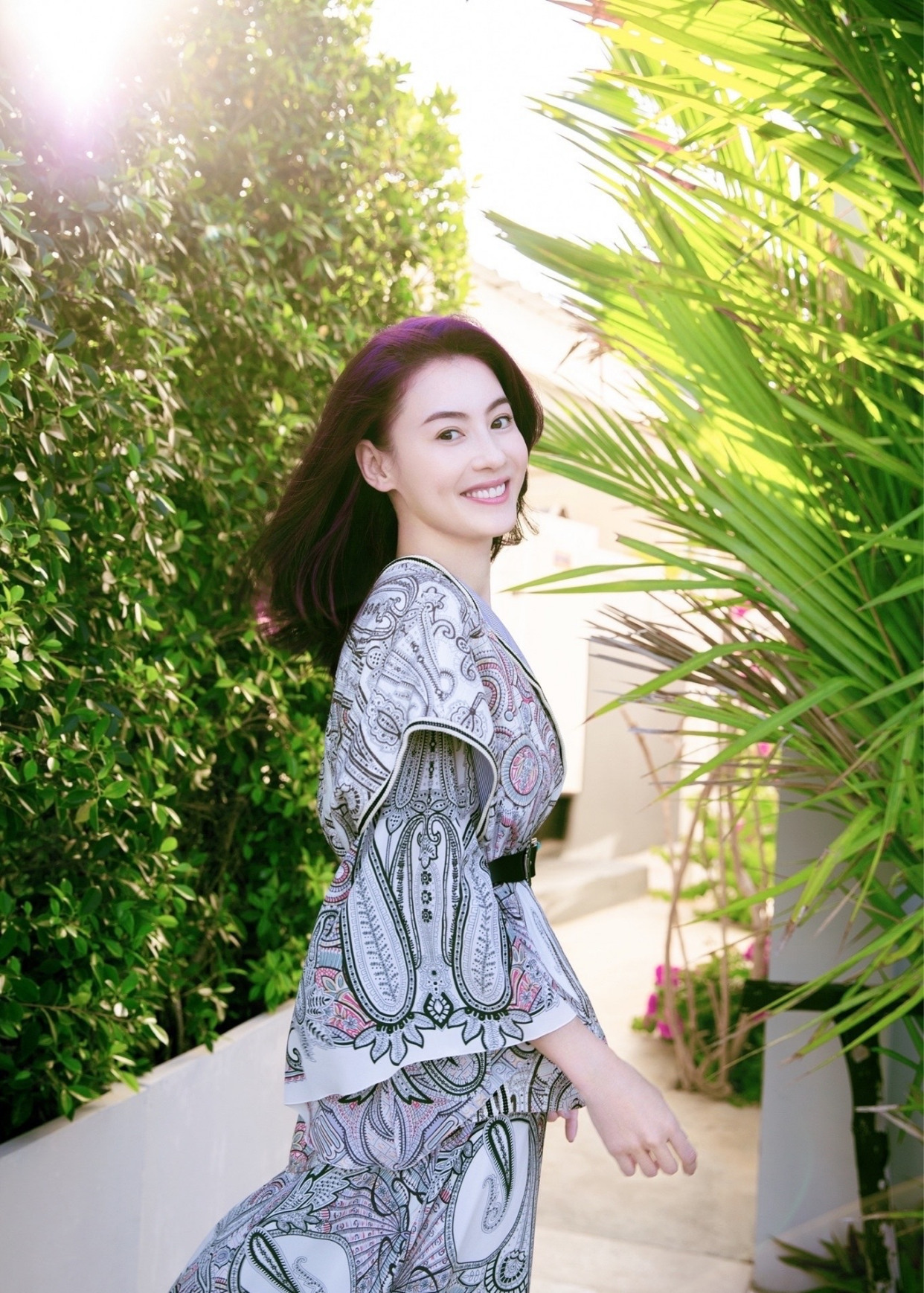 张柏芝晒合照为二儿子庆生，单亲妈妈不靠男人，越活越精彩