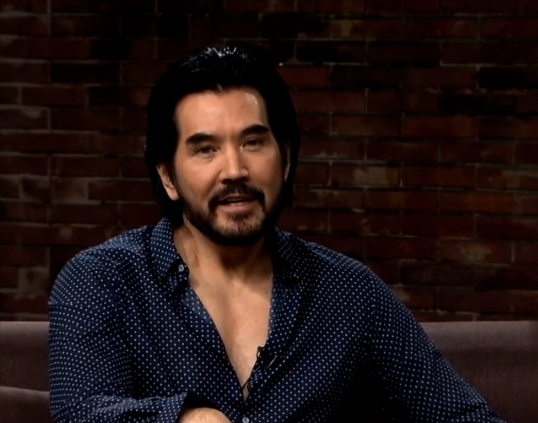 34年前春晚爆红后又去了美国发展，费翔现在过得