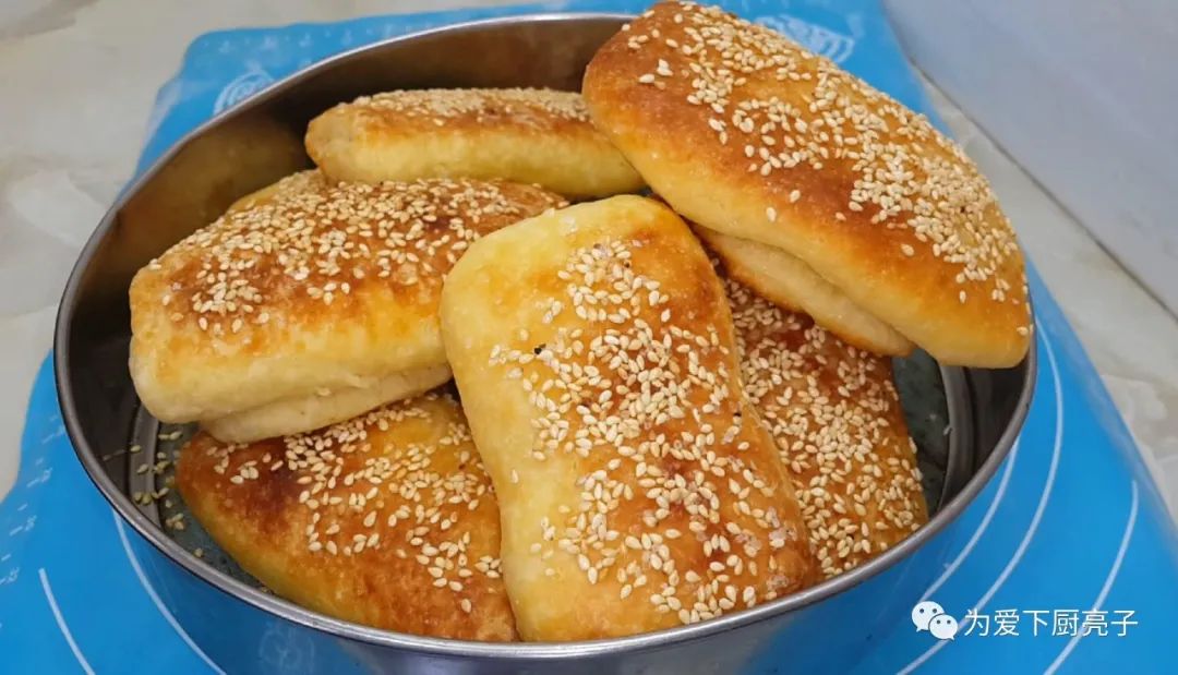 1斤麵粉，1勺白糖，掌握3個技巧，新手也能一次成功，香酥又好吃
