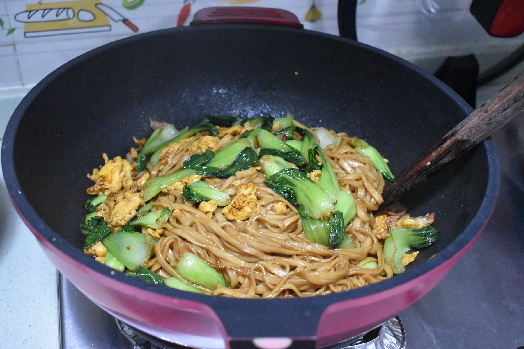 這樣炒麵不粘連不碎，滋味鮮美，勁道爽滑越吃越香，家人讚不絕口
