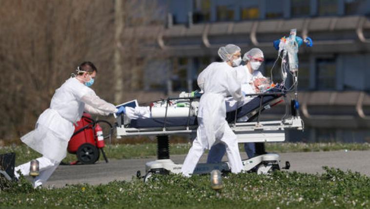 超40艘舰艇感染，6000多军方人士确诊，美国核航母还要重返太平洋？