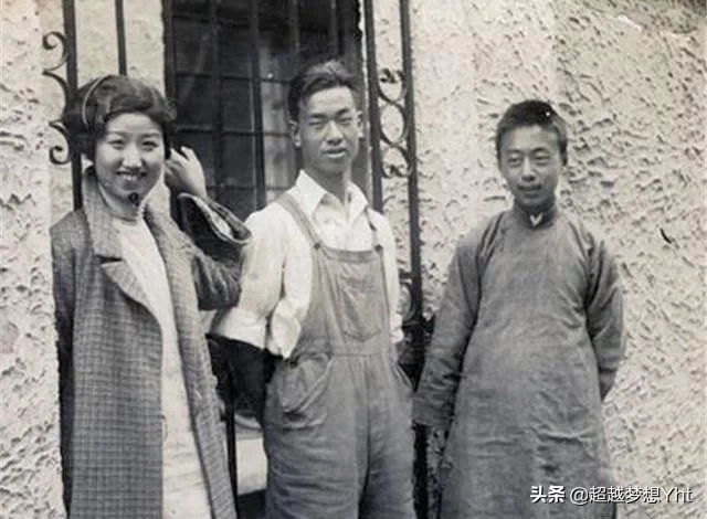 刑场上，她笑对刽子手说，拜托打准点，别让我