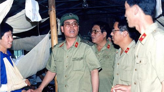 1993年有几位将军晋升上将，他们担任什么职务，