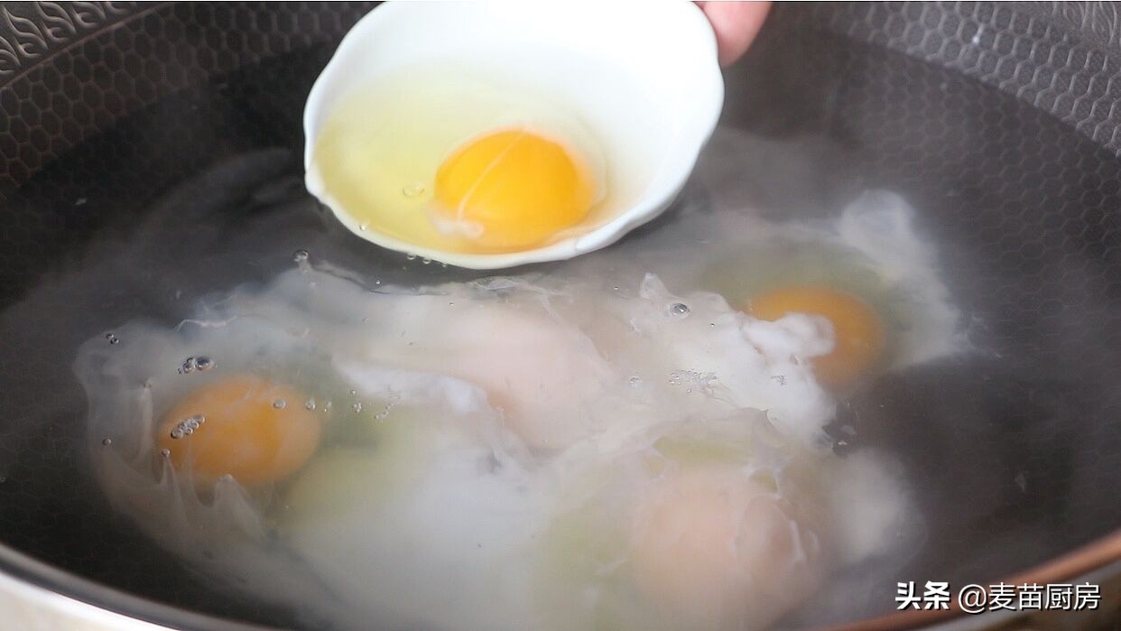 荷包蛋我就服這做法，出鍋個個完整，一做一個準，鮮嫩好吃