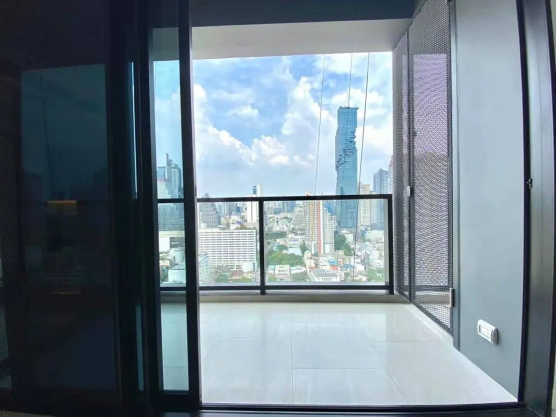 仅3套！曼谷“华尔街”轻轨旁豪宅公寓丨准现房 The Lofts Silom