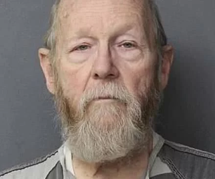 老大爷养女失踪31年，如今尸体在他家院子地下被发现