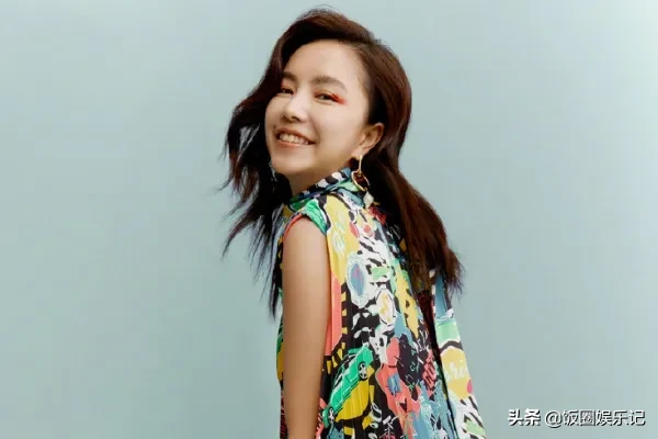 训练生精修VS幕后，刘雨昕和安崎差在肤色，孔雪